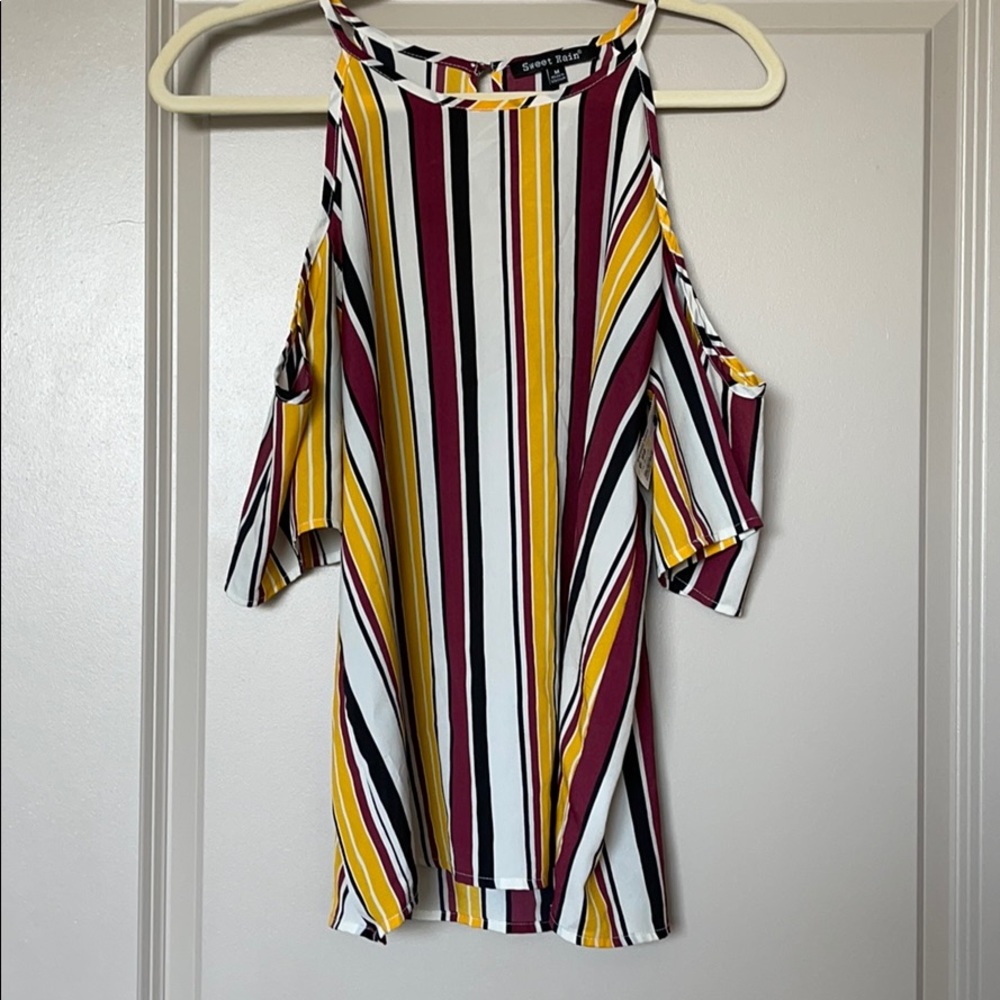 Vertical striped shoulderless blouse